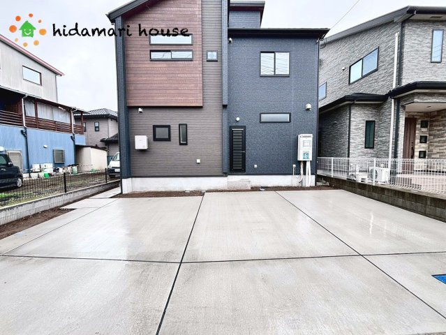 上尾市原市北1丁目　新築戸建　ブルーミング01の駐車場