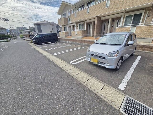 【駐車場】 | ユニゾン奥田 | 駐車場に車を止められます
