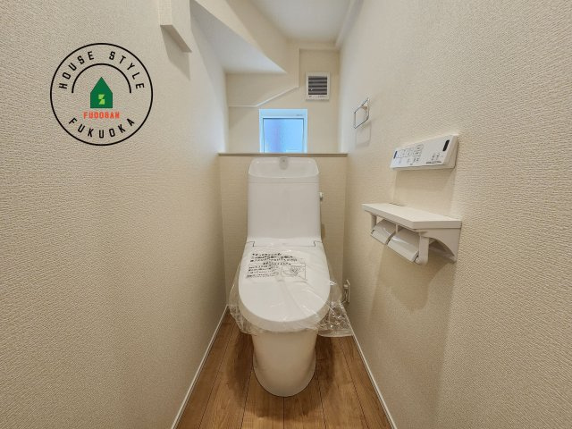 福岡市西区拾六町3丁目第1-3棟（1号棟）のトイレ|温水洗浄便座を完備しております。2ヶ所にトイレがあるのは朝の慌ただしい時間も安心です。