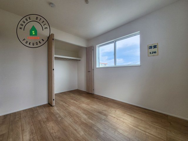 福岡市西区拾六町3丁目第1-3棟（3号棟）の洋室|採光良好な洋室は全居室、複層ガラスの遮熱効果と断熱効果で、一年中快適に過ごせます。