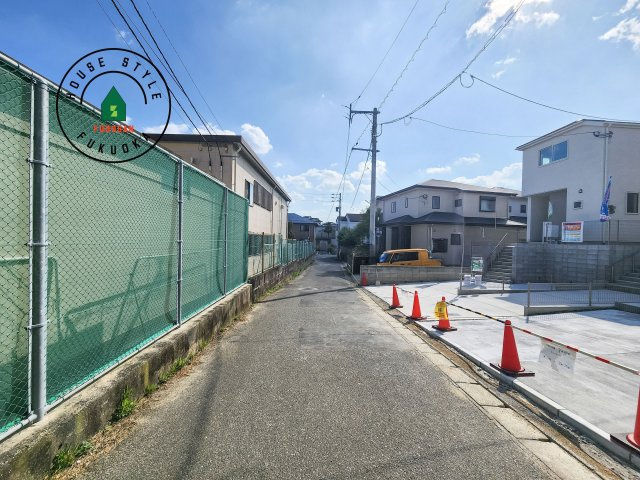 福岡市西区拾六町3丁目第1-3棟（3号棟）の前面道路含む現地写真|前面道路です。