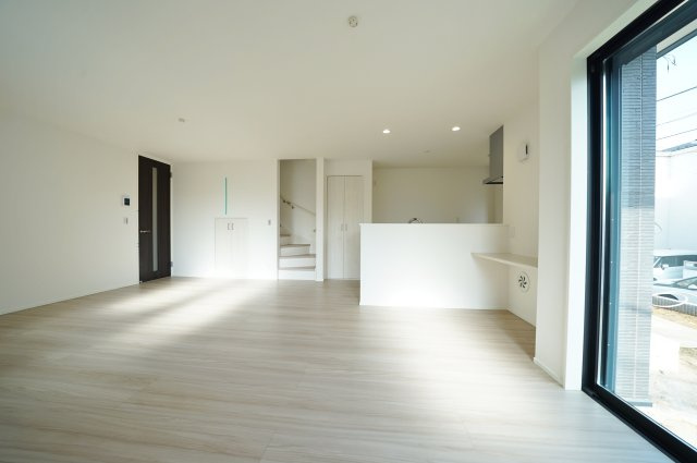 【横浜市旭区白根6丁目41-2全2棟新築戸建て】★仲介手数料無料★（不動丸小学校・鶴ケ峯中学校）の居間・リビング