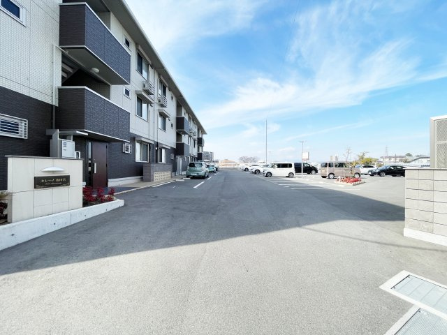 セレーノ南田宮の駐車場