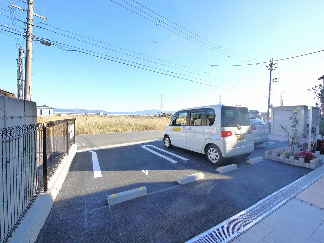 ルナ　ハイツⅤの駐車場|駐車スペースもあります