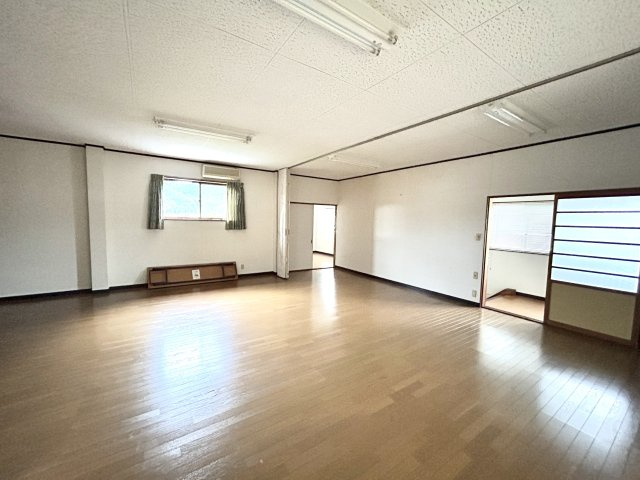 中古住宅　東深瀬の居間・リビング