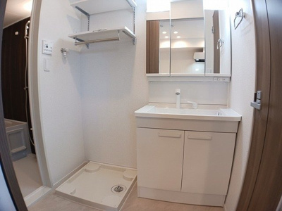 【洗面所】 | サニーサイド | 忙しい朝には欠かせない洗面所です