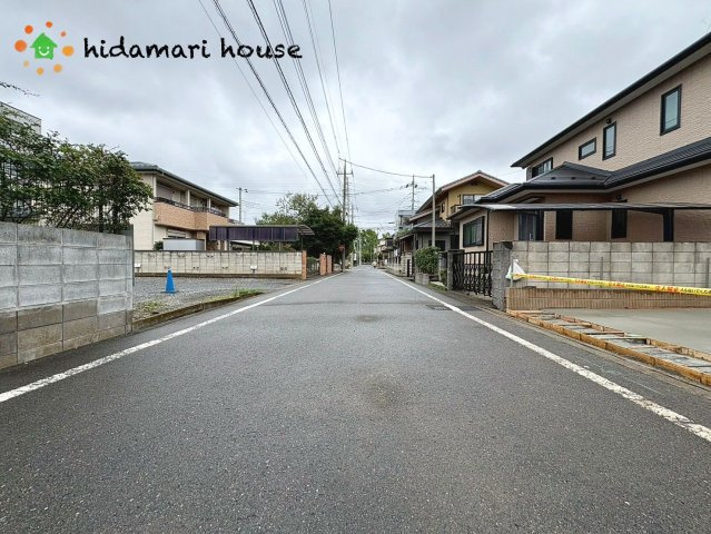 北区宮原町4丁目　新築戸建　ブルーミング02の前面道路含む現地写真
