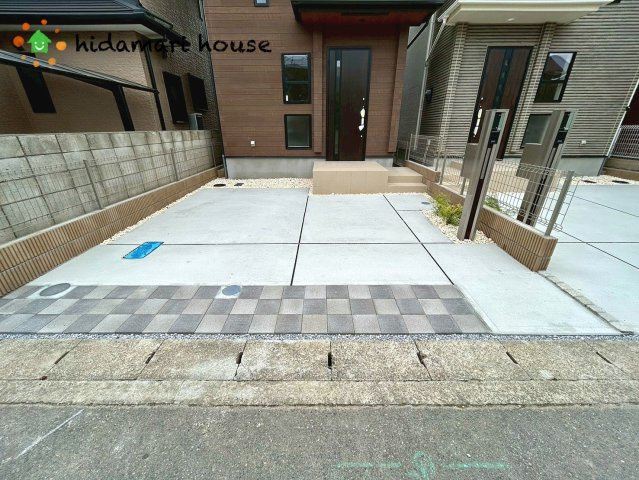 北区宮原町4丁目　新築戸建　ブルーミング02の駐車場