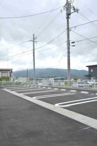 イターナル　ハウス　Ⅱの駐車場