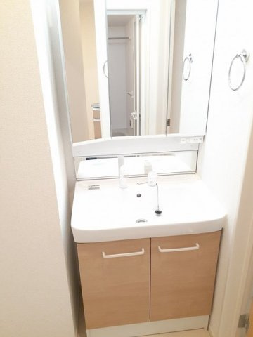 ココ　アムールの独立洗面台|洗面所です