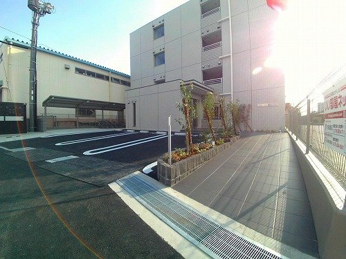 ブリーズコート城北の駐車場