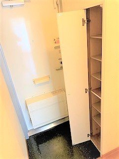 レオパレスチェディ・ｇｒｏｖｅの玄関