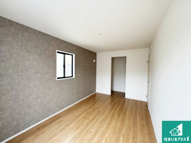 伊丹市池尻　第1期　新築一戸建ての洋室|シンプルな洋室は、自分好みのインテリアが楽しめます♪ご家族とインテリアや家具を選びに行くのは新築購入時の醍醐味の一つです。ぜひお楽しみください♪