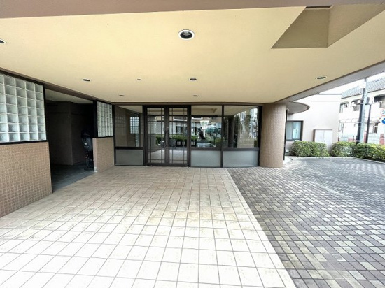 ラメージュ朝霞台のエントランス
