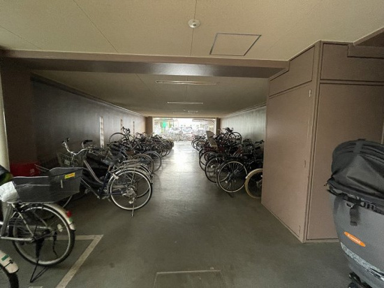 ラメージュ朝霞台の駐車場