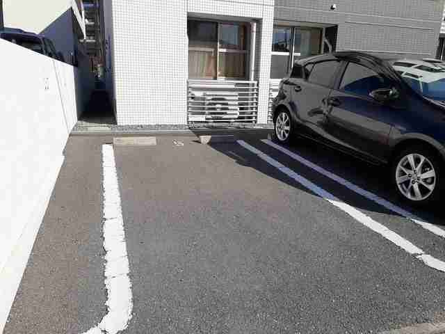 ジュエルの駐車場