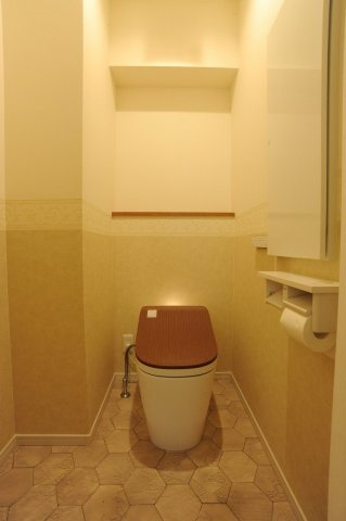 中越2丁目　中古住宅のトイレ