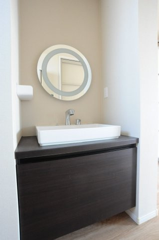 中越2丁目　中古住宅の洗面所|2階洗面