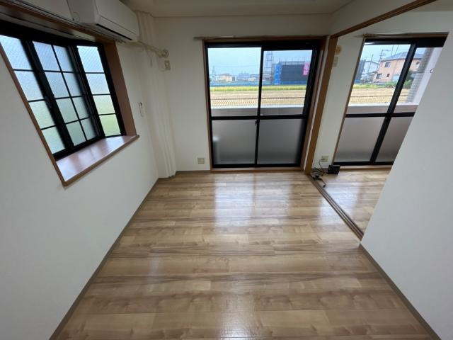 プチ・ボヌールの内装|洋室