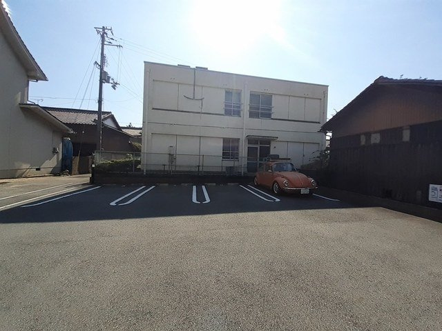 アサノ・モノカーメラの駐車場