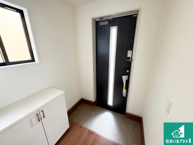 伊丹市池尻　第1期　新築一戸建ての玄関|シューズボックスにはたくさんの靴が収納できるので玄関周りはいつもスッキリ！ご家族が増えても安心！