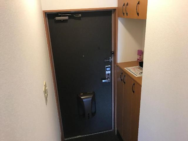 エーデルハイムの玄関|上下にしまえるカウンター下駄箱