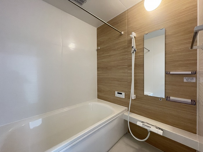 焼津市　下小田　中古住宅　6DKの浴室