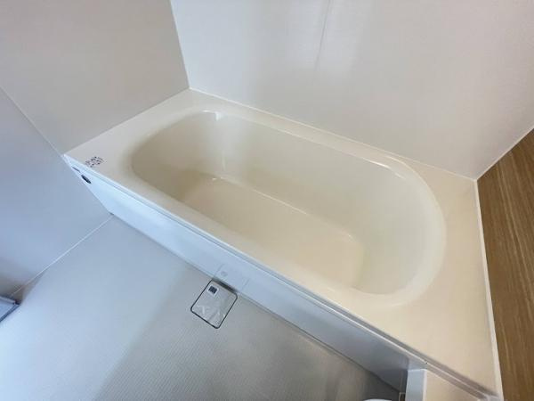 焼津市　下小田　中古住宅　6DKの浴室