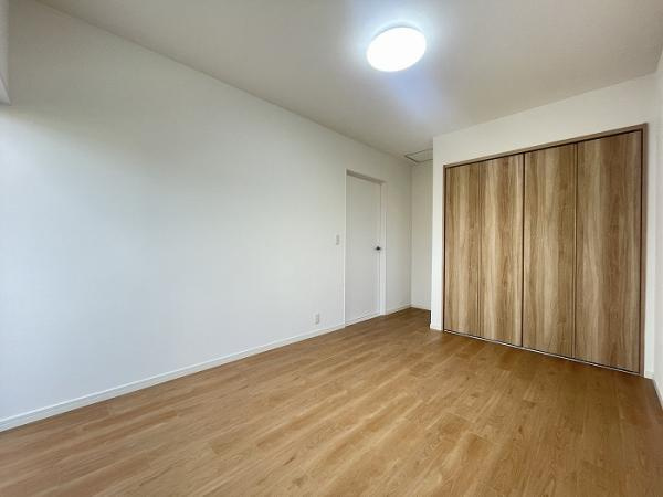 焼津市　下小田　中古住宅　6DKの洋室