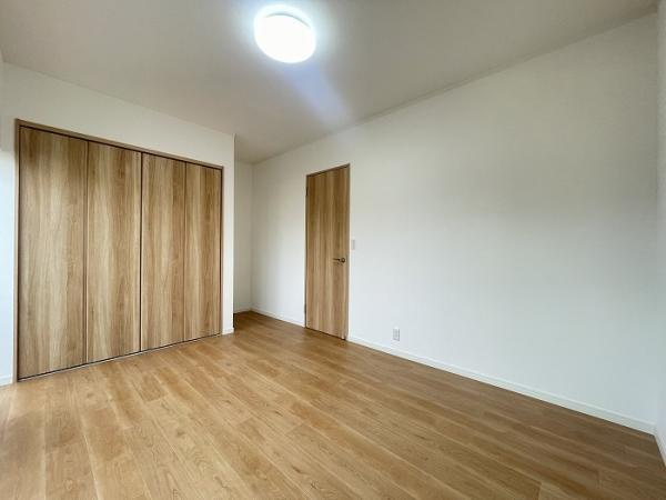 焼津市　下小田　中古住宅　6DKの洋室