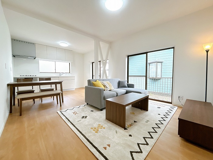 焼津市　下小田　中古住宅　6DKの居間・リビング