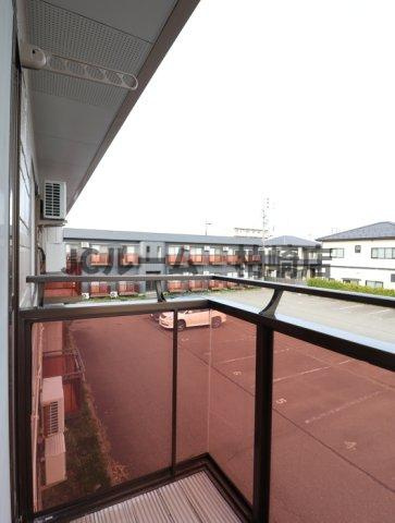 柏崎市豊町のアパートのバルコニー