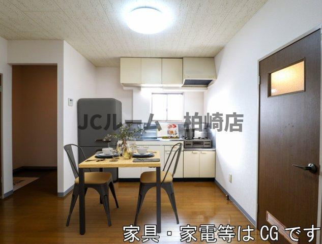 柏崎市豊町のアパートの居間・リビング