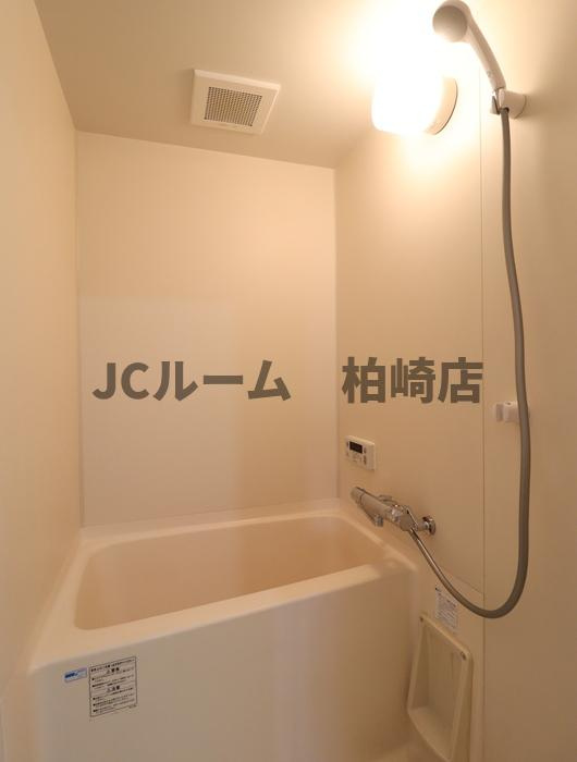 柏崎市豊町のアパートの浴室