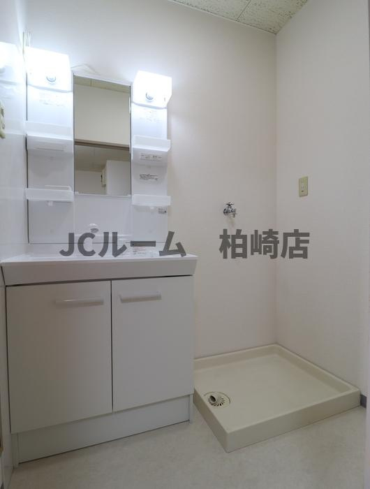 柏崎市豊町のアパートの洗面所