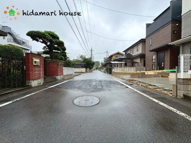 北区宮原町4丁目　新築戸建　ブルーミング01の前面道路含む現地写真