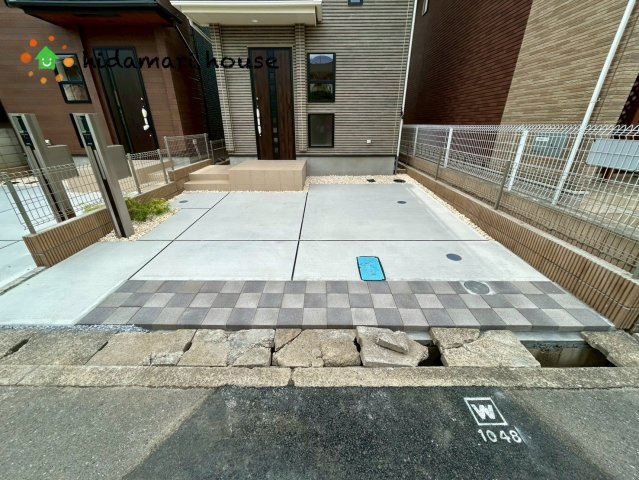 北区宮原町4丁目　新築戸建　ブルーミング01の駐車場