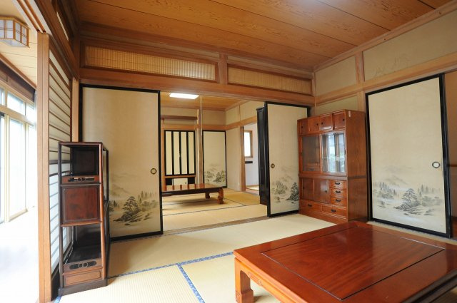 長野市大字若槻団地の中古一戸建の和室