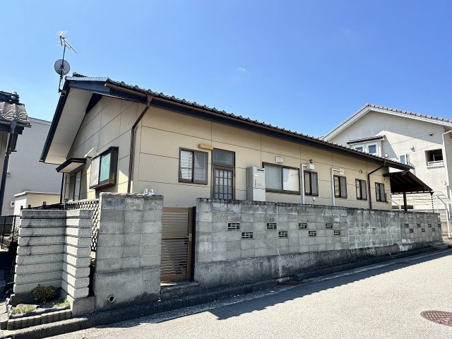 長野市大字若槻団地の中古一戸建の外観