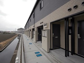 【玄関】 | レオパレスＲＯＯＴ　ワカミヤ | 備品や設備仕様は号室等により異なります現地をご確認下さい。