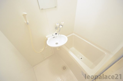 【浴室】 | レオパレスＲＯＯＴ　ワカミヤ | 備品や設備仕様は号室等により異なります現地をご確認下さい。