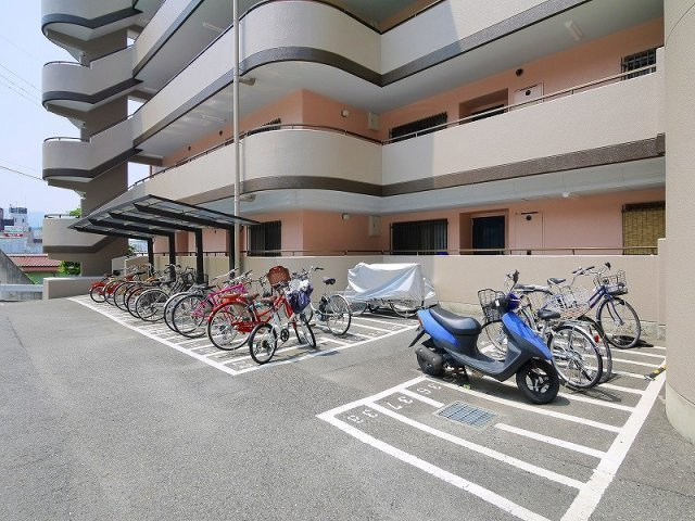 タワーア・ラ・モードのその他共用部分|駐輪場完備です