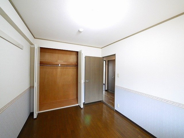 タワーア・ラ・モードの洋室|使い勝手のいい洋室です