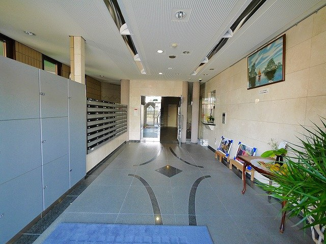 タワーア・ラ・モードのエントランス|毎日通るエントランスはこのようになっています