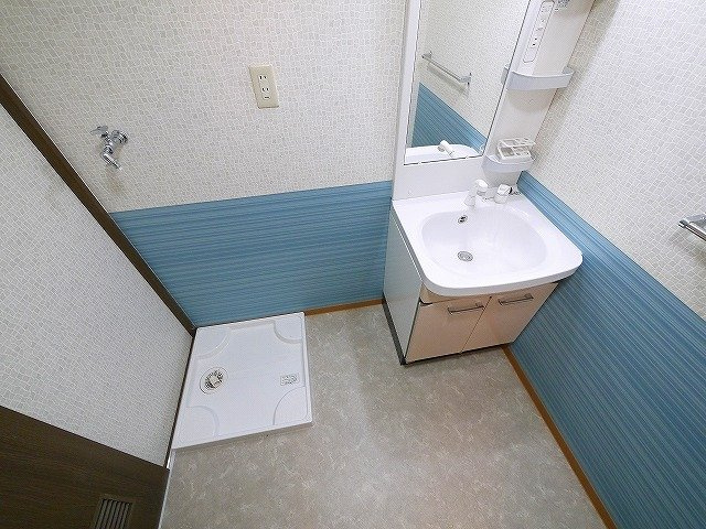 タワーア・ラ・モードの洗面所|広い洗面スペース