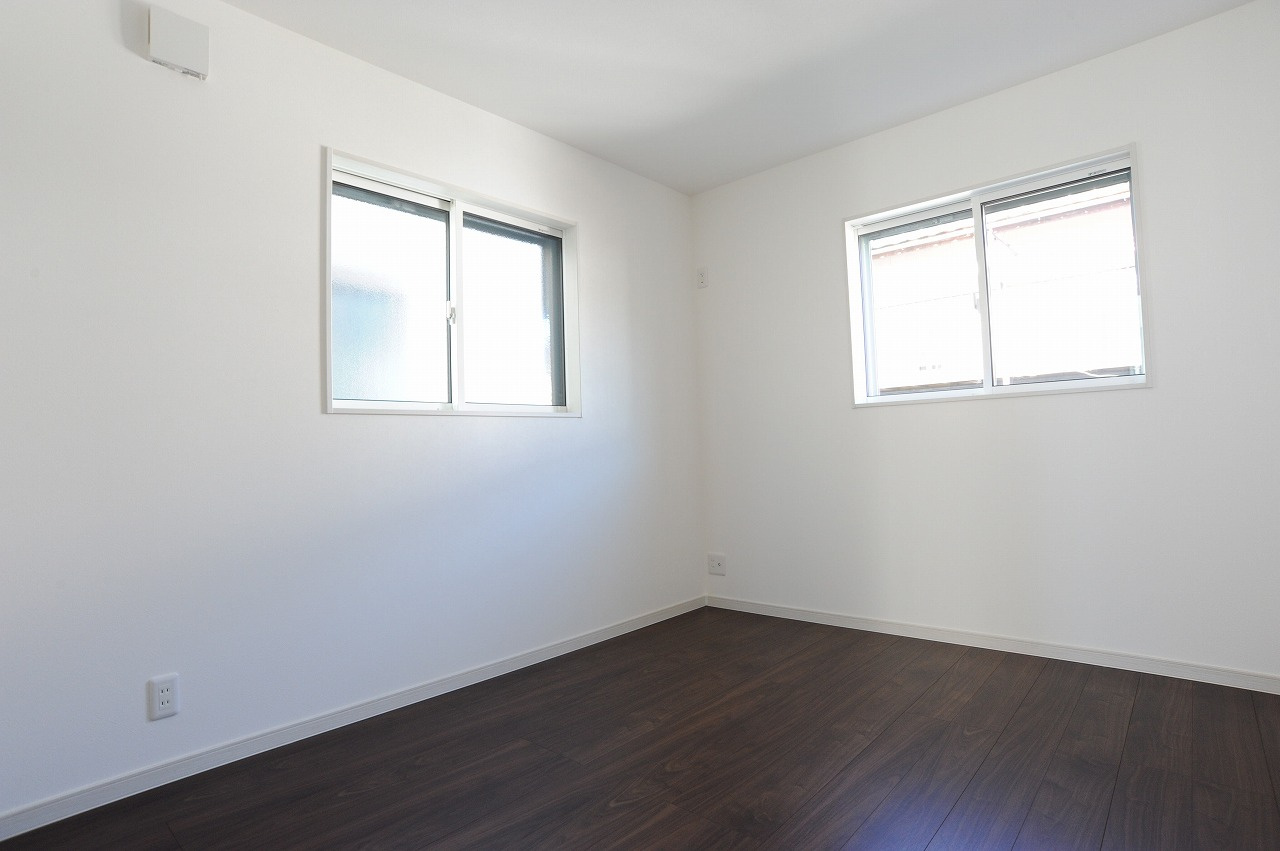 三輪6丁目　新築建売2号棟の洋室