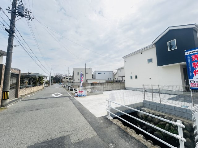 新築　高崎市石原町24-1期　LIGNAGE　2号棟の前面道路含む現地写真|現地写真　北側接道幅員約5.9ｍ