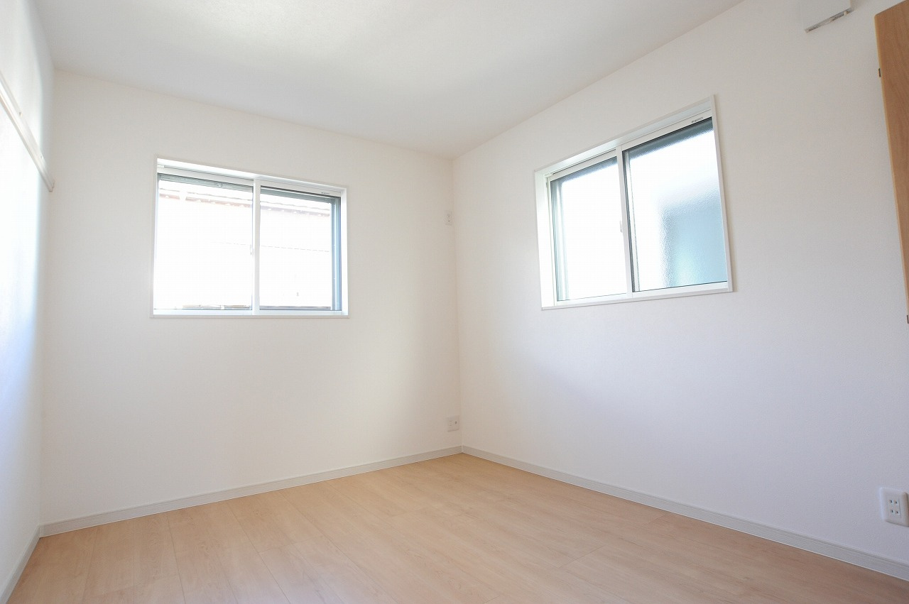 三輪6丁目　新築建売1号棟の洋室