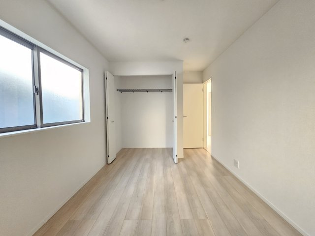 瑞浪市下沖町第４の洋室