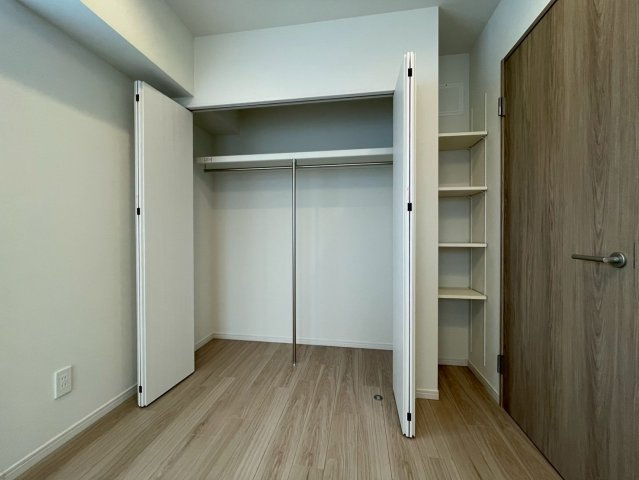 レーベンハイム下赤塚の収納|充分な収納スペースを確保。居室内に余計な家具を置く必要がないため、シンプルでスッキリとした暮らしが実現できます。